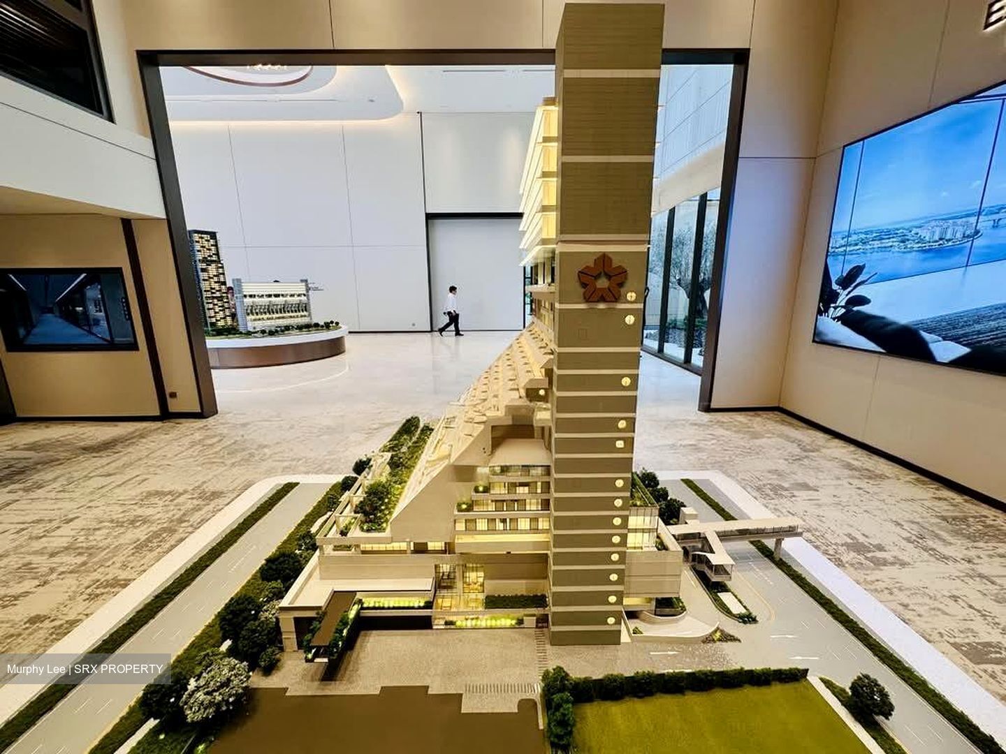 Golden Mile Complex (D7), Retail #544030221